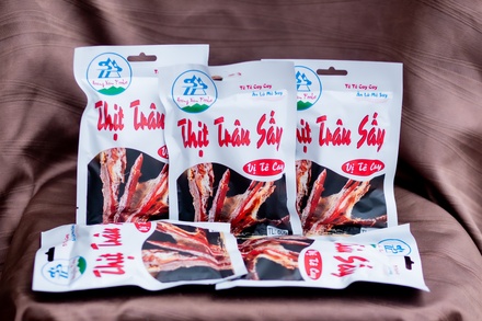 Thịt trâu sấy vị tê cay Hoàng Nam Food gói 60 gram